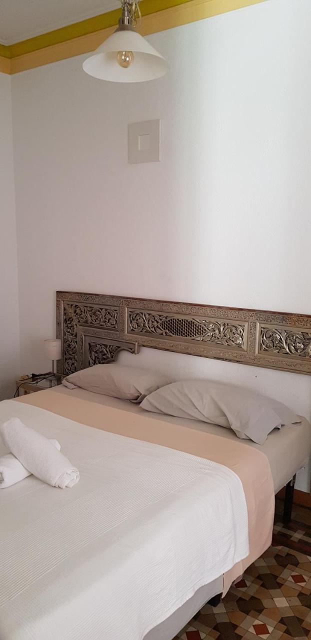 Casa Marisa Hotel บาร์เซโลนา ภายนอก รูปภาพ